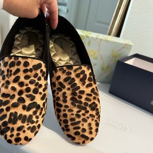 Birdies Starling cheetah flats!